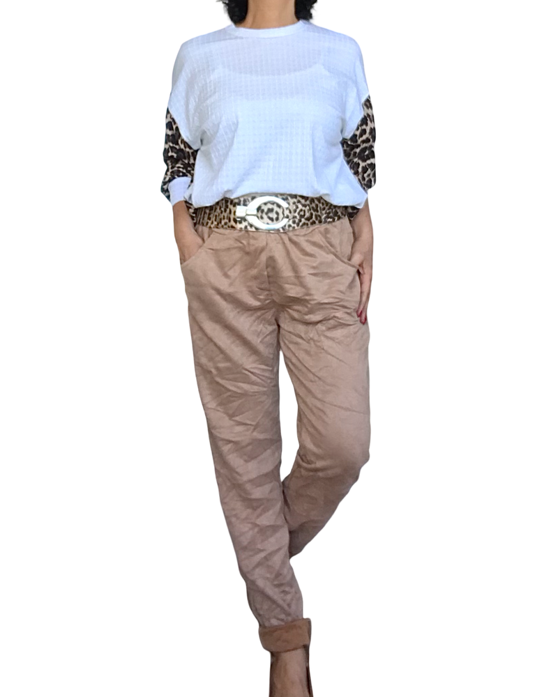 Chandail à manche blanc cassé avec les manches imprimées léopard