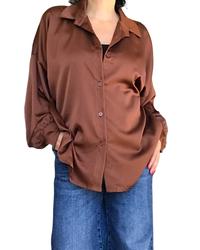 Chemise en satin noisette