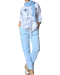 Pantalon bleu ciel à taille élastique avec cordon et boutons décoratifs