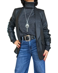 Chandail col roulé uni noir avec lurex argenté