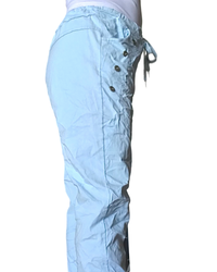Pantalon bleu ciel à taille élastique avec cordon et boutons décoratifs