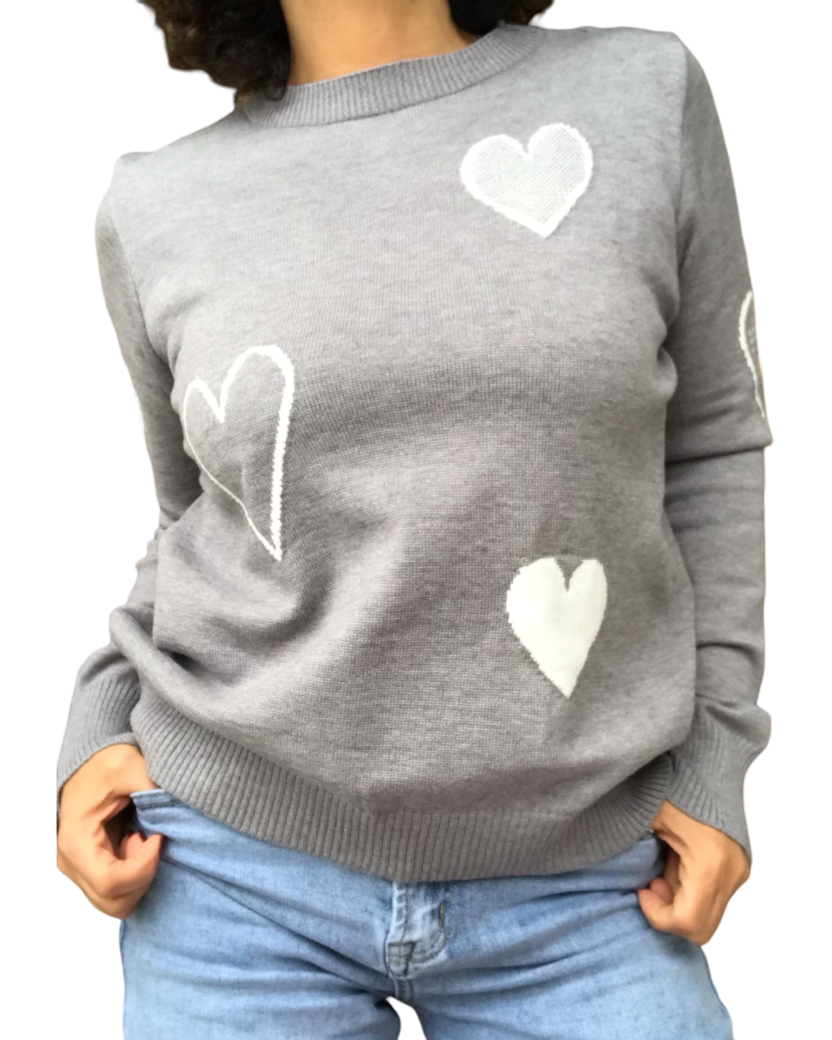 Chandail en tricot gris, avec coeur brodés blanc, col rond