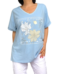 T-shirt bleu ciel col V fleurs dorées – Élégant et frais