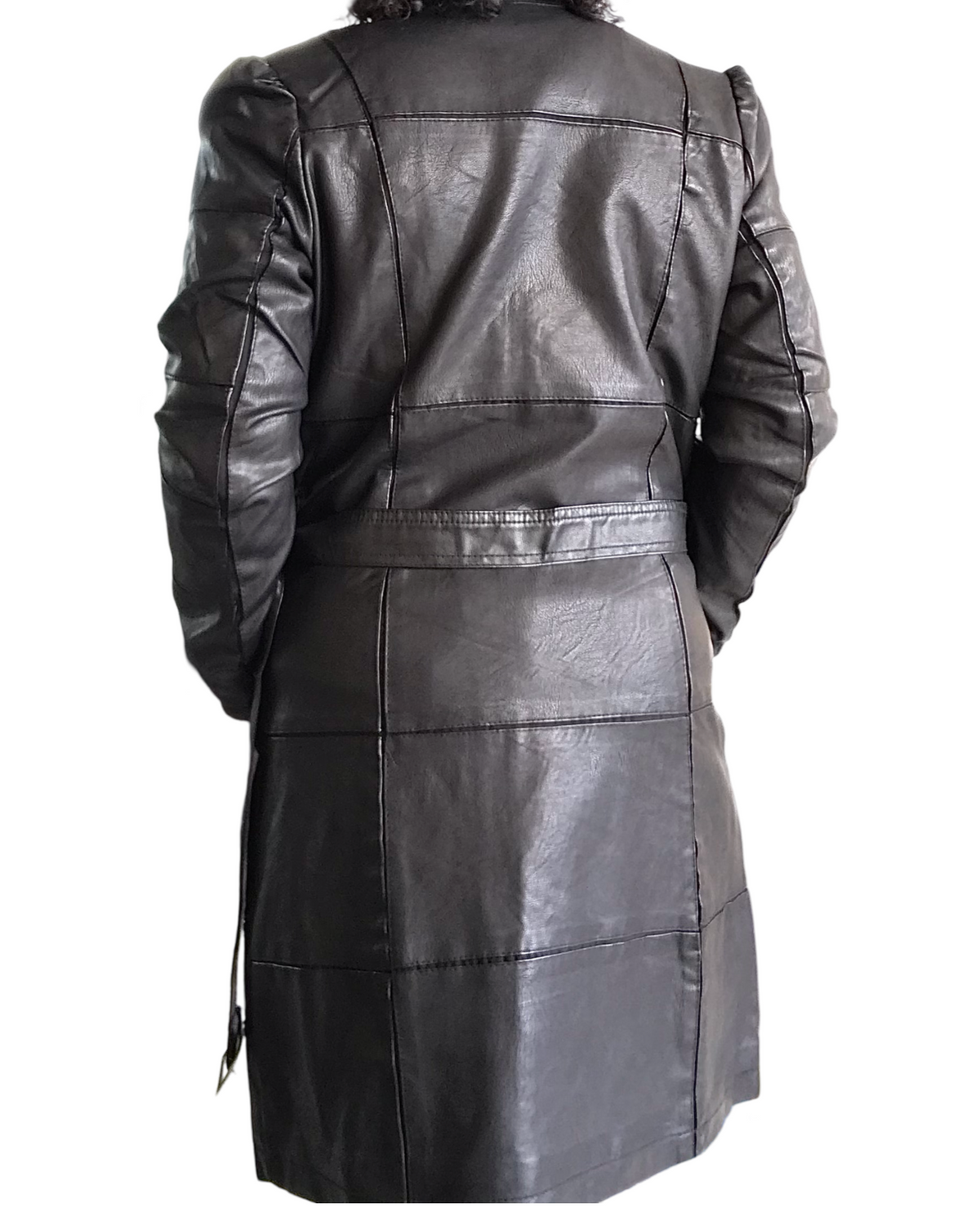 Manteau noir en cuir vegan long patch work de dos