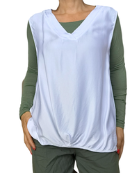 Débardeur blanc en satin col en V avec t-shirt manche longue vert