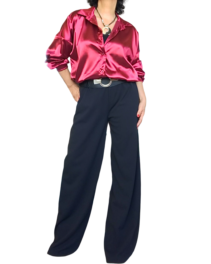 Chemise en satin rouge vin