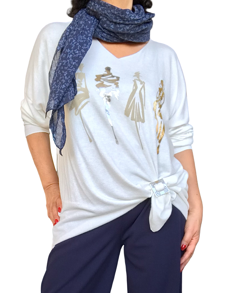 Chandail uni crème col en V avec esquisse de 4 femmes devant